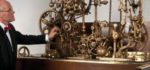 L’incroyable machine à deboucher et servir le vin.