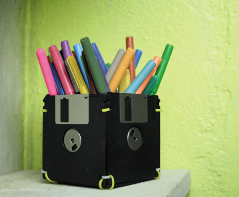pot-crayon-disquettes