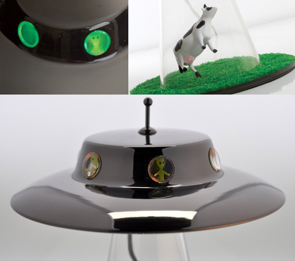 alien_abduction_lamp_4