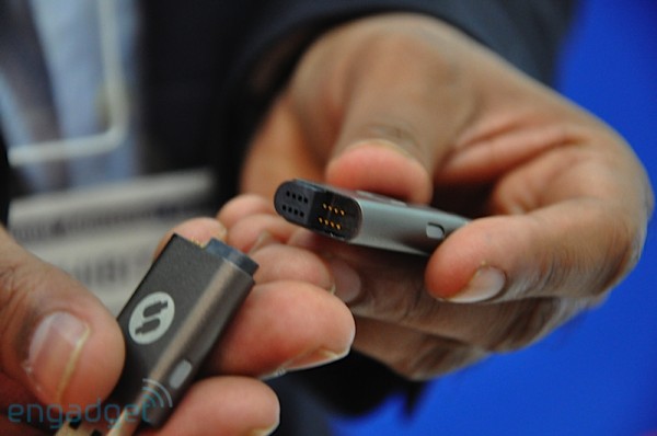 itwin-ceatec-dsc_0374-rm-eng_600x398