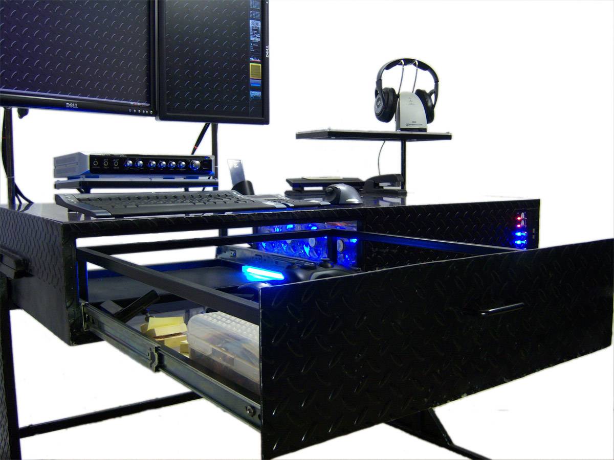 The Desk : Un ordinateur intégré dans un bureau vraiment très design. -  Semageek