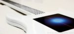 Misa : La guitare électrique digitale avec un écran tactile.