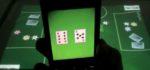 Une table de Poker numérique et tactile contrôlée par téléphones mobiles