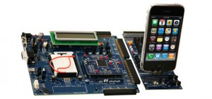 Cypress commercialise un kit PSoC avec un dock Iphone.