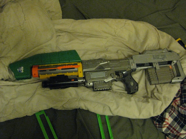 DIY : Transformer un pistolet NERF en arme MA5B de HALO - Semageek