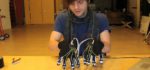 Vidéo : Jouer du piano sans piano à l’aide de gants électroniques.