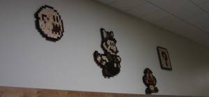 8BITSWOOD : Du Pixel Art 8 bits avec différentes essences de bois.