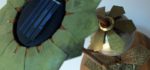 SteamPunk : Un lampe solaire à LED en forme de tournesol.