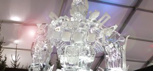 Transformers : Une magnifique sculpture de Optimus Prime en glace