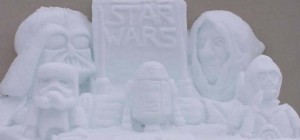 Détente : Des sculptures Star Wars réalisées avec de la neige