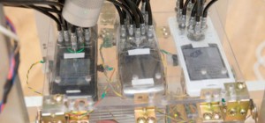 Caduceus : Une machine incroyable pour utiliser 3 téléphones portables à distance.