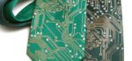 Need : La cravate avec les pistes de circuits électroniques