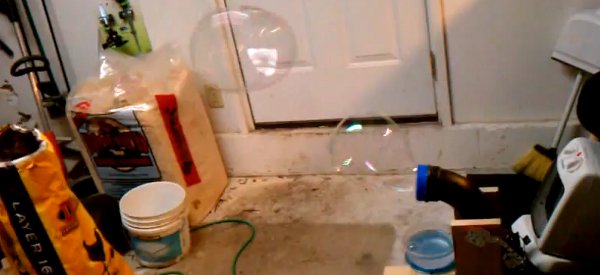 DIY : Fabriquer une machine à faire de bulles de savon à base d