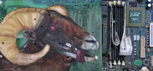 Joe Dragt, l’artiste qui peint sur des cartes-mères recyclées