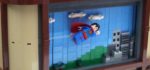 Les aventures de Superman sur un téléviseur en LEGO