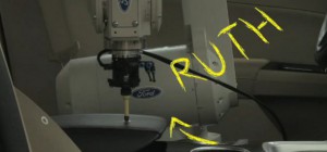 Ruth : Le bras robotisé qui teste l’intérieur des véhicules Ford