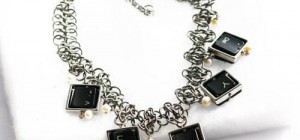 Bijoutia : Des bijoux conçus à partir de déchets électroniques