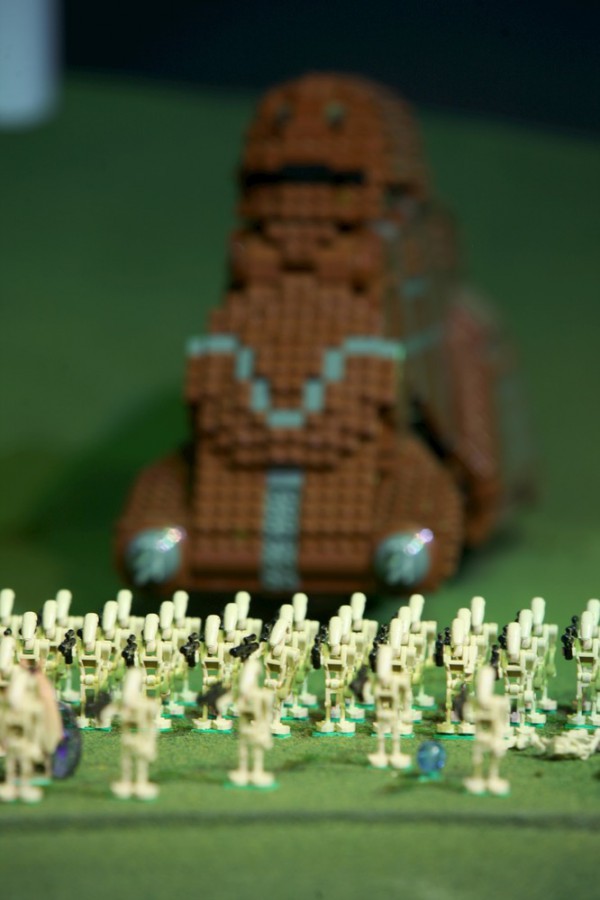la-menace-fantome-de-star-wars-recreee-avec-250000-pieces-de-lego-07