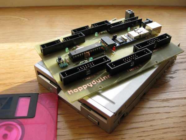 moppyduino-une-carte-electronique-pour-jouer-de-la-musique-avec-des-lecteurs-de-disquettes-01