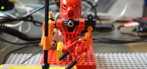 Tao Mata Band : Des robots LEGO Bionicle assistés par Arduino qui jouent des percussions