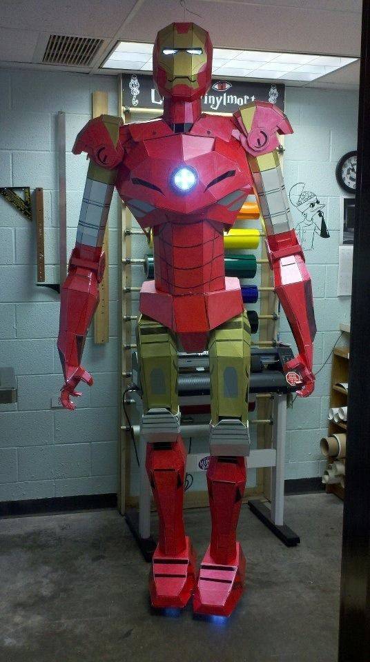 DIY : Une magnifique statue d'Iron Man taille réelle en carton