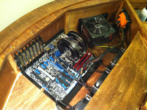 diy-un-magnifique-bureau-informatique-monte-sur-verrins-05