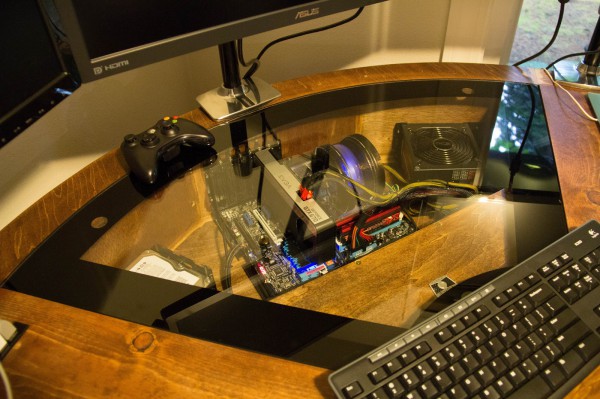 diy-un-magnifique-bureau-informatique-monte-sur-verrins-08