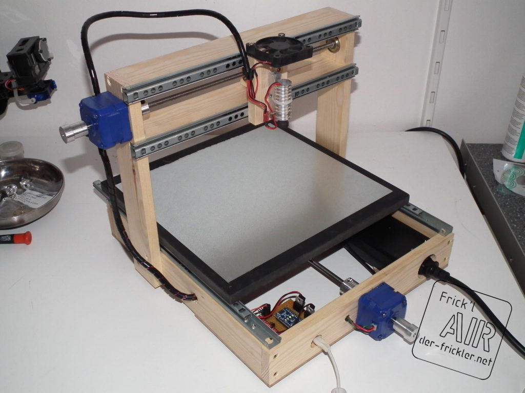 DIY : Une machine CNC de gravure laser fabriquée avec une diode laser de graveur DVD