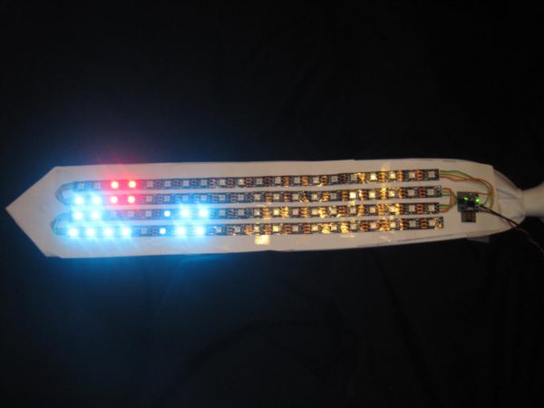 diy-la-cravate-de-geek-ultime-avec-une-matrice-led-jouant-tetris-02