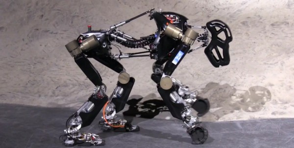istruct-un-robot-concu-sur-le-modele-du-singe