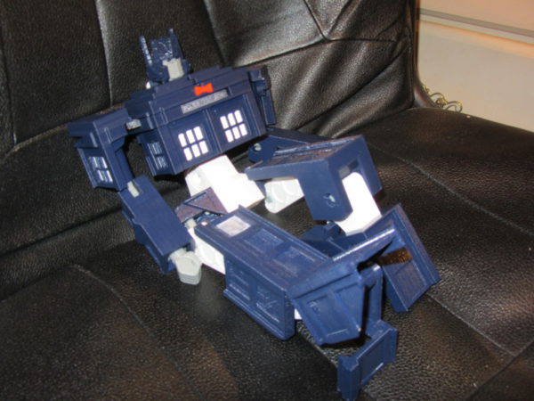 un-tranformer-tardis-realise-a-limprimante-3d-01