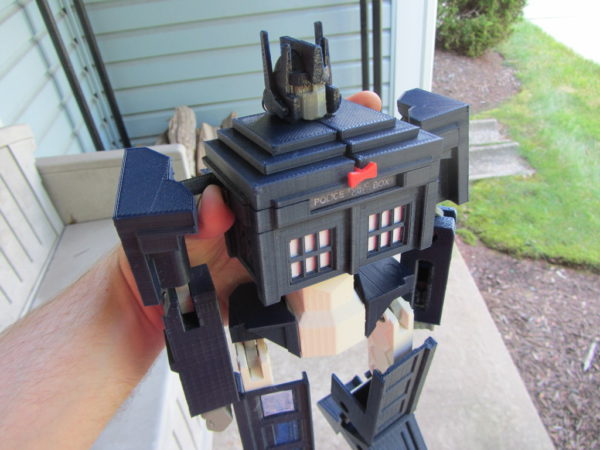 un-tranformer-tardis-realise-a-limprimante-3d-02