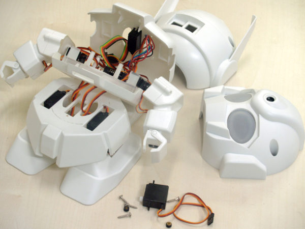rapiro-le-petit-robot-a-base-de-raspberry-pi-02