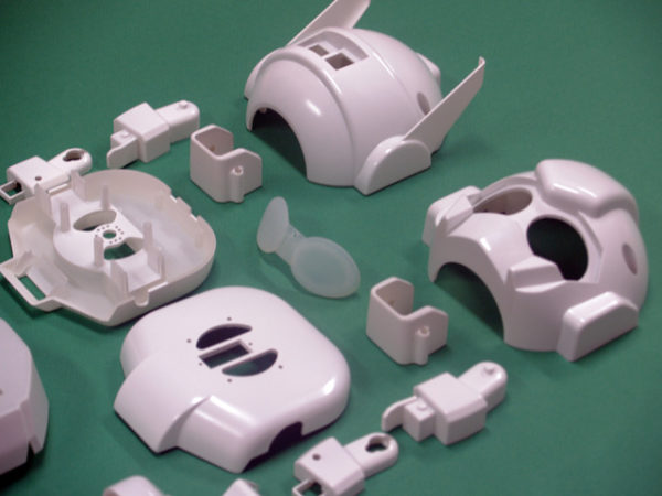 rapiro-le-petit-robot-a-base-de-raspberry-pi-03