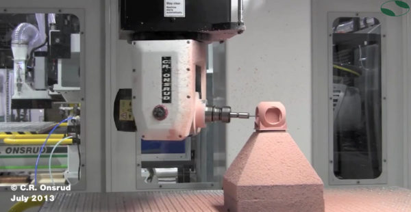 video-usinage-dun-de-dans-une-sphere-avec-une-cnc-5-axes