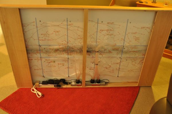 diy-fabriquer-un-poster-de-la-voie-lactee-eclaire-avec-de-la-fibre-optique-04