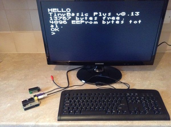 arduino-uno-basic-un-ordinateur-a-base-darduino-executant-du-basic-02