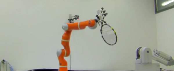 le-bras-robotique-qui-attrape-rapidement-les-objets-a-la-volee