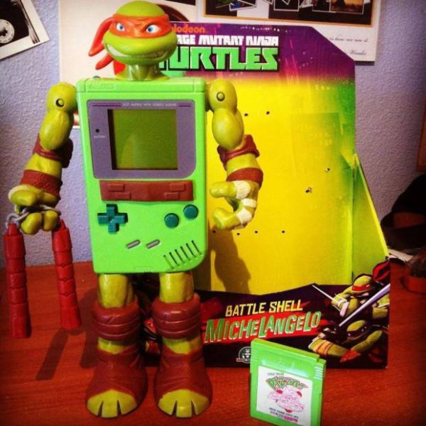 diy-des-sculptures-bien-geek-realisees-avec-des-game-boy-01