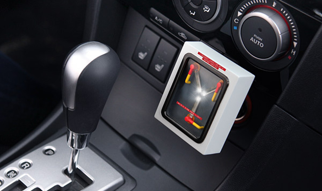 Gadget : Un chargeur USB de voiture au look de Flux Capacitor - Semageek