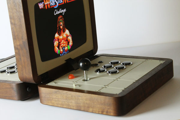 battlecade-un-borne-darcade-retro-portable-pour-deux-joueurs-02