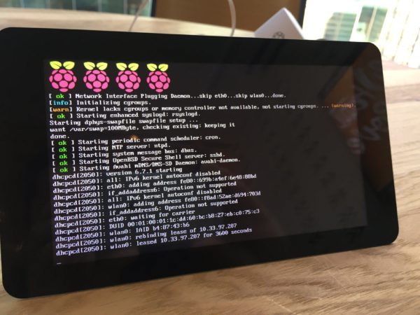 commercialisation-de-lecran-tactile-multi-touch-dsi-officiel-raspberry-pi-01