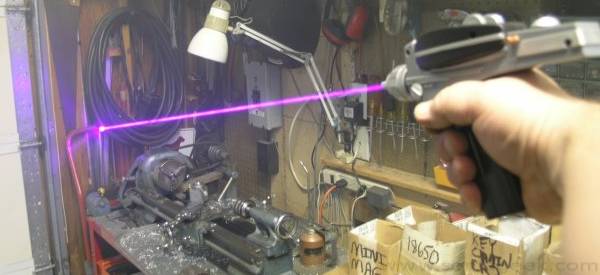 DIY : Fabriquer un pistolet laser Blu-ray digne de Star Trek.