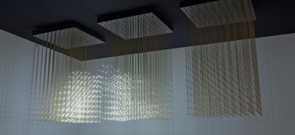 Swarm Light : Une oeuvre d'art lumineuse qui réagit en fonction du son