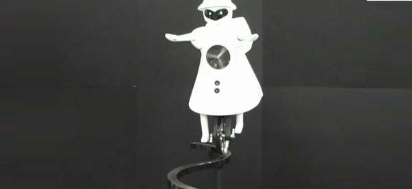Murata Girl : Le robot qui a vraiment de l'équilibre sur courbe