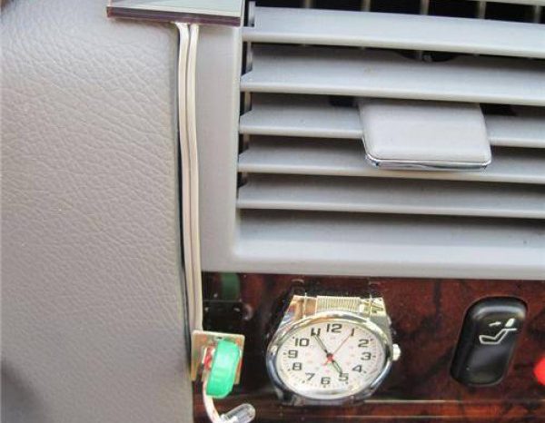 DIY : Fabriquer une horloge à éclairage solaire pour votre voiture