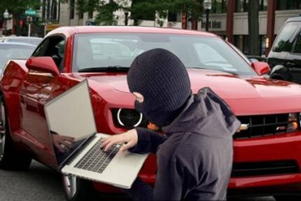Le piratage d'une voiture devient possible via le lecteur CD