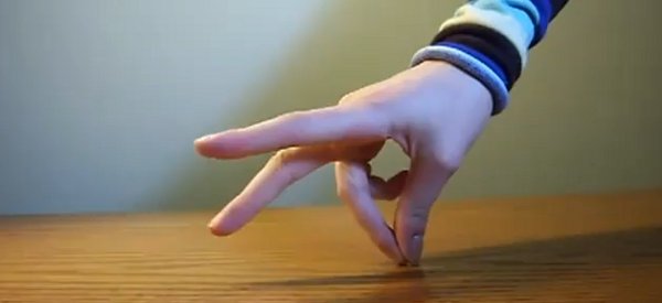 Vidéo : L'art de la danse binaire avec les doigts de la main