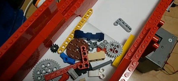 Vidéo : Une Machine LEGO Mindstorms NXT qui trie les pièces de LEGO