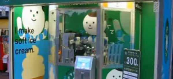 Yaskawa-kun, le robot qui vous prépare des glaces selon vos souhaits